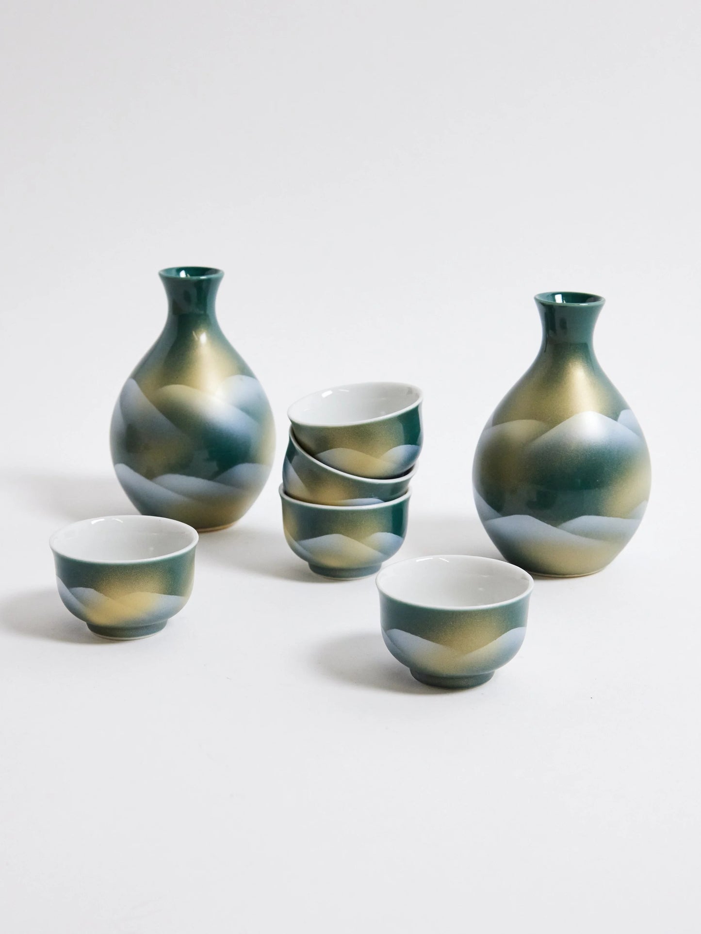 Kutani sake set