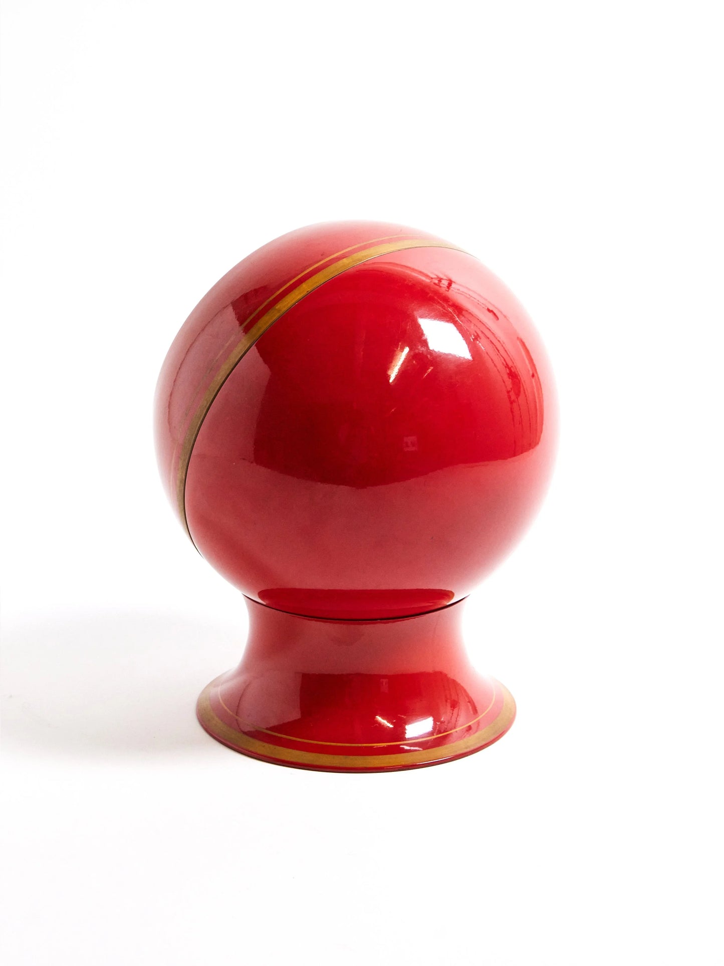 Urushi mirror and base